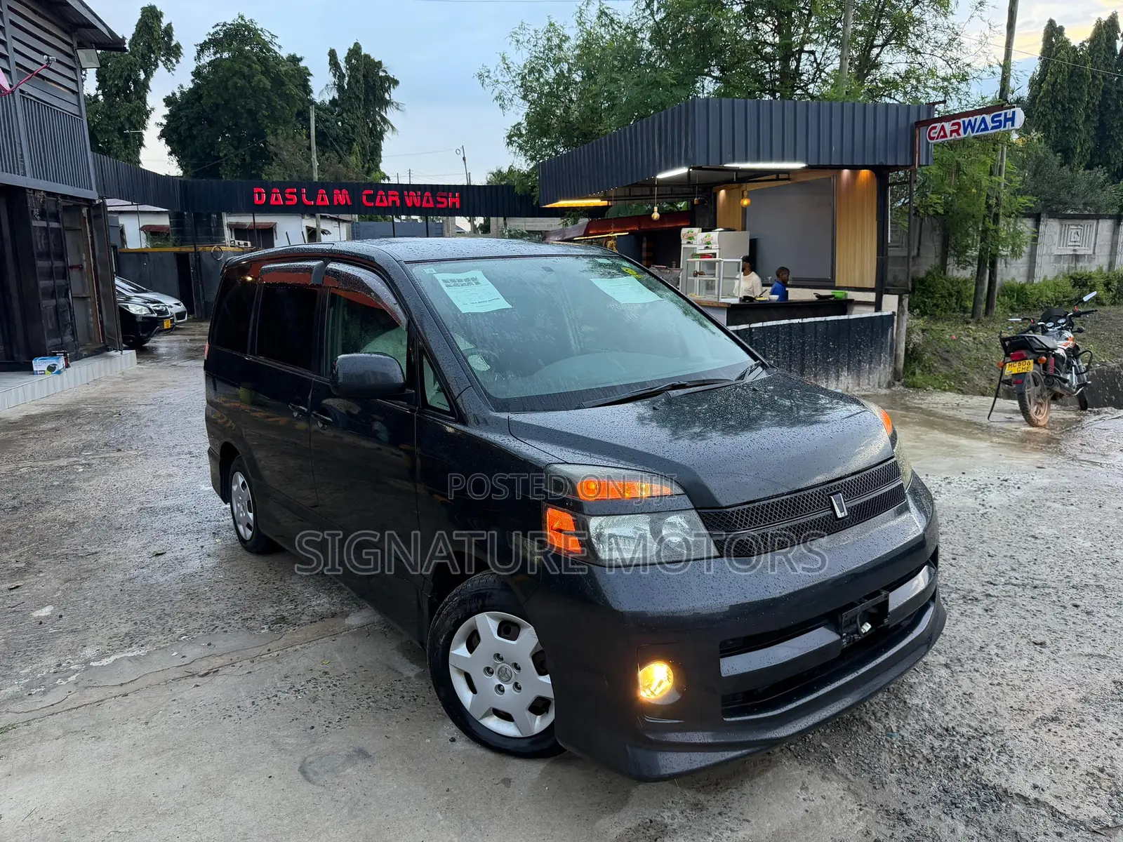 Toyota Voxy 2005 Black