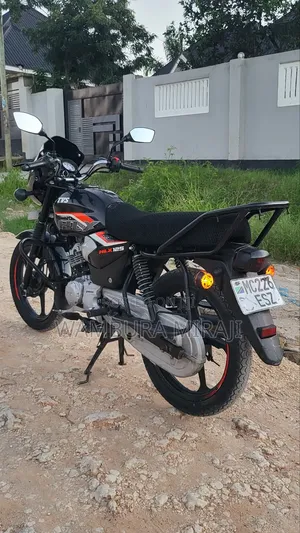 New TVS HLX 125 2025 Black