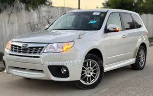 Subaru Forester 2.0D X 2011 Pearl