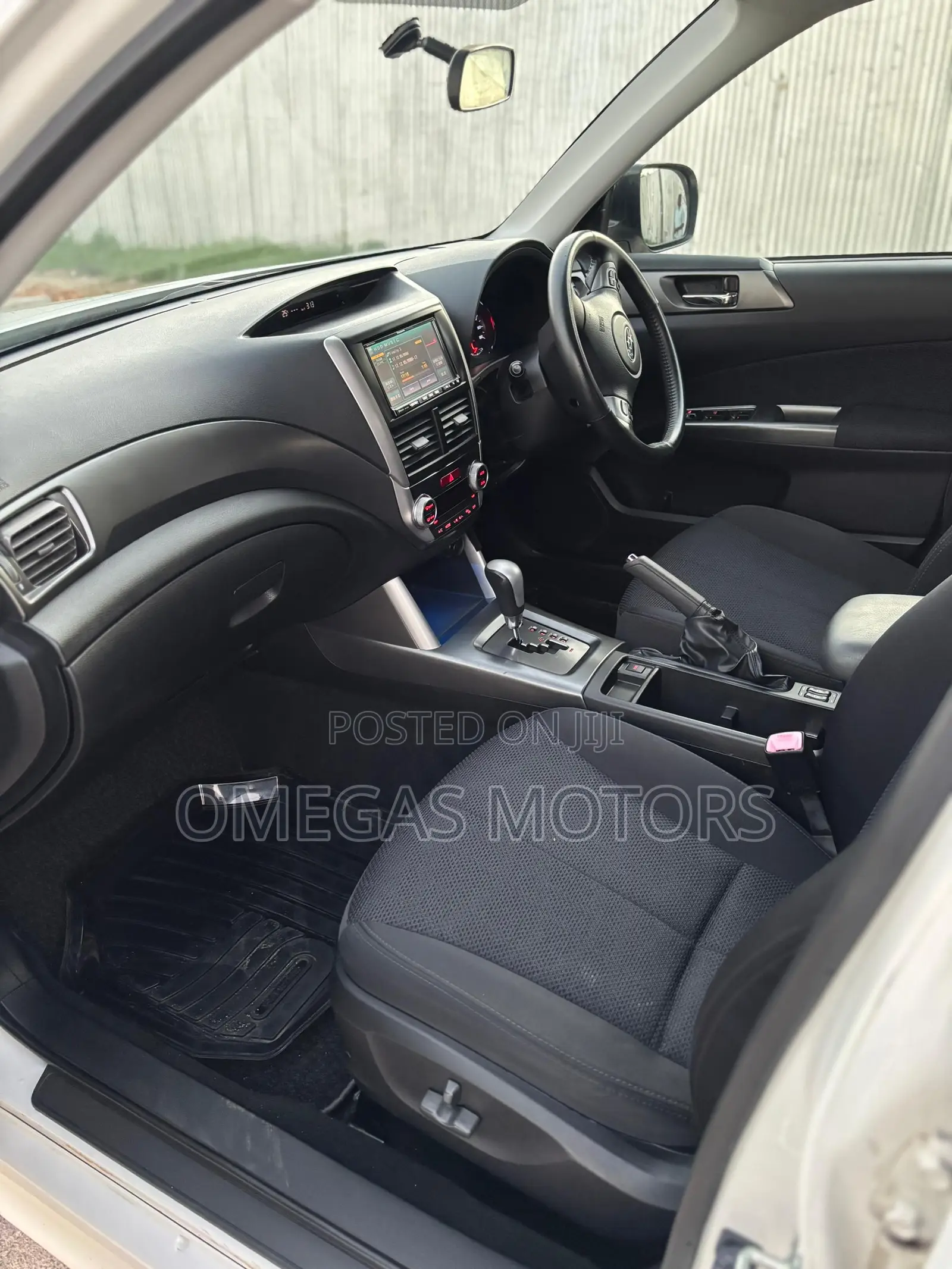 Subaru Forester 2.0D X 2011 Pearl