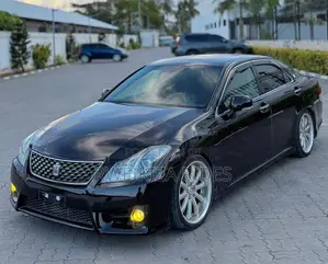 Toyota Crown 2011 Black