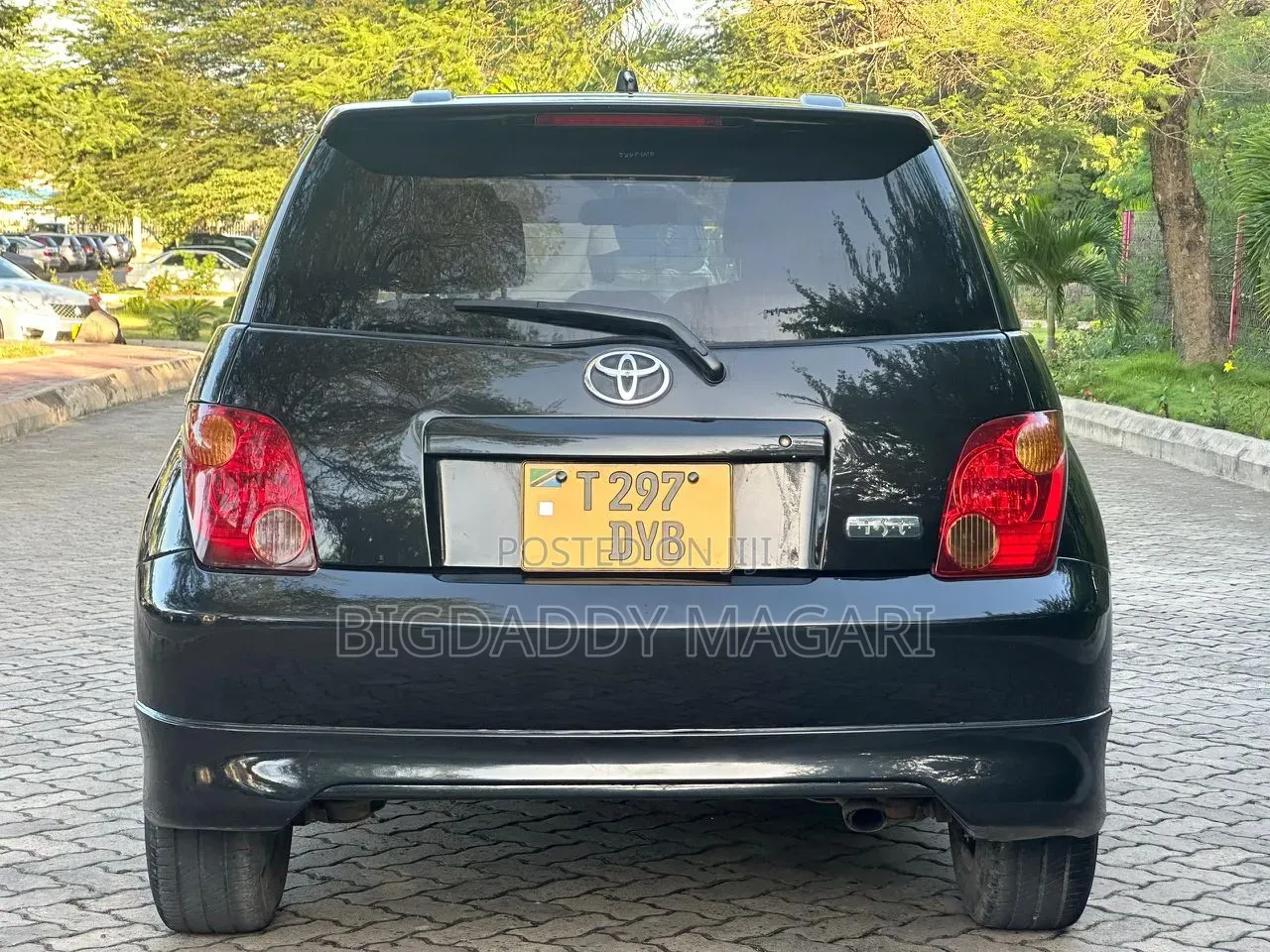 Toyota IST 2004