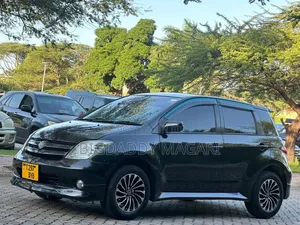 Toyota IST 2004
