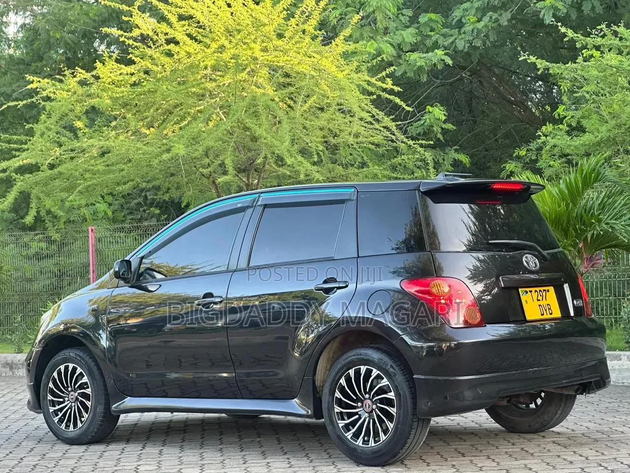 Toyota IST 2004