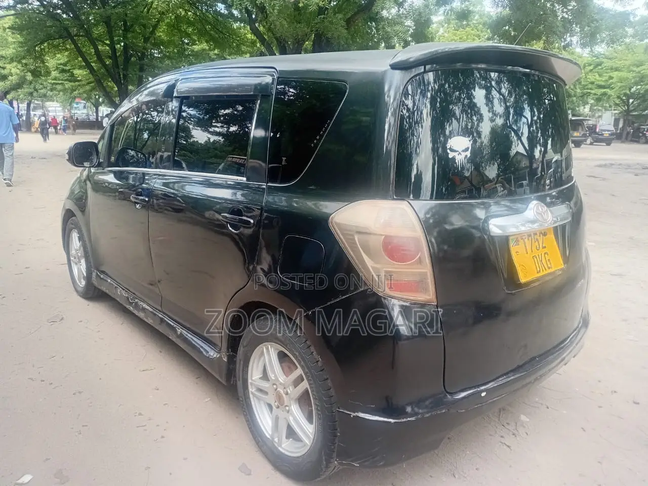 Toyota Ractis 2007 Black