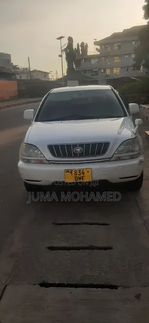 Toyota Harrier 2000 White