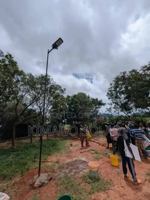 Solar Street Light 450w: Inakuja Na Kamera Ya Lenzi 3 Ya Simcard