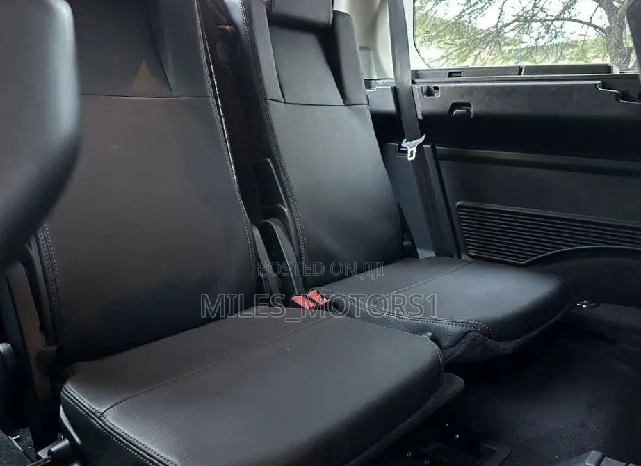 Land Rover Discovery 2016 Gray
