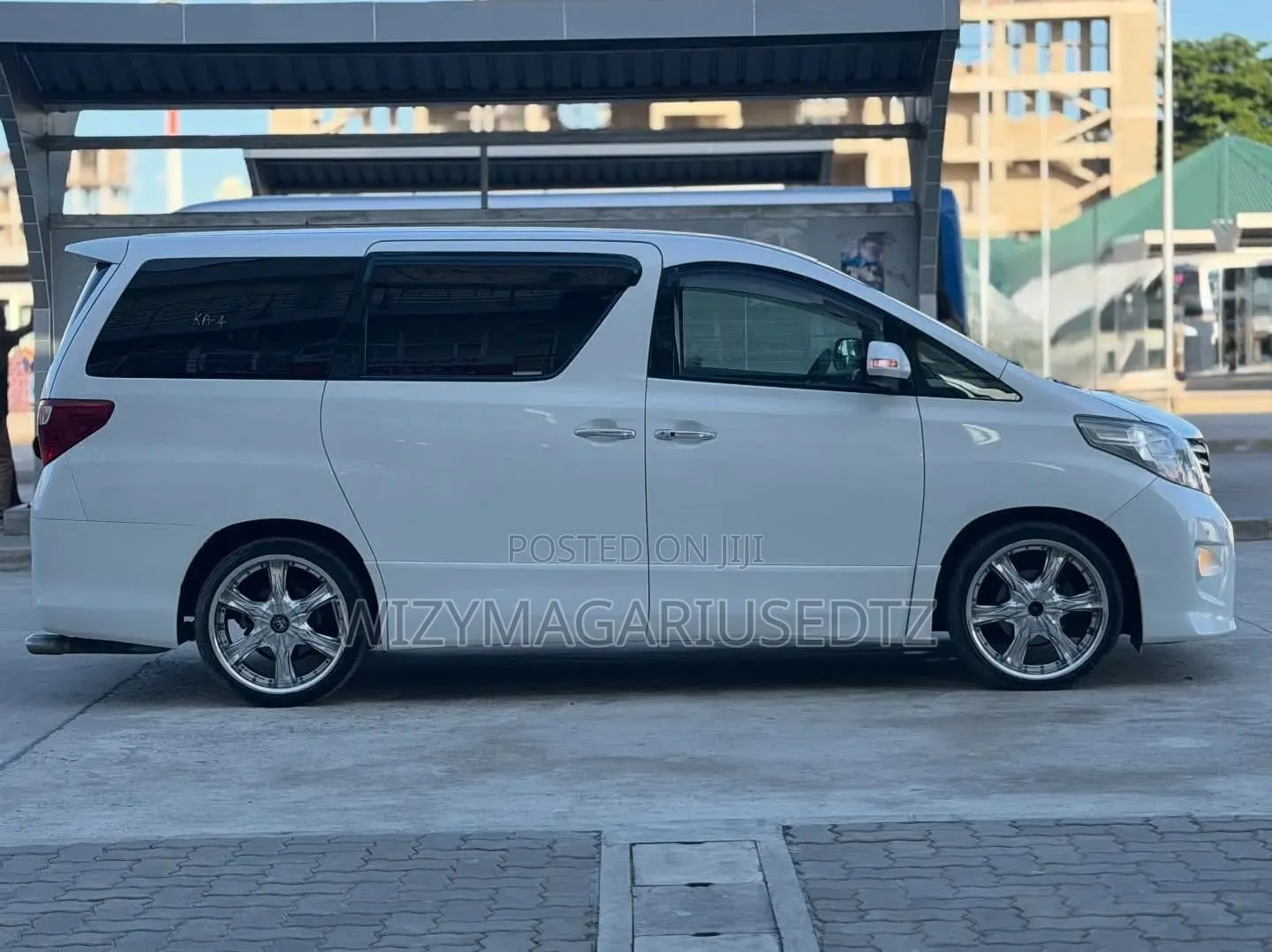 Toyota Alphard 2009 White