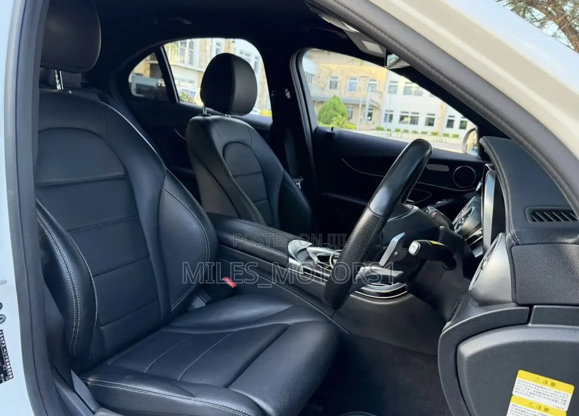 Mercedes-Benz C200 2015 White