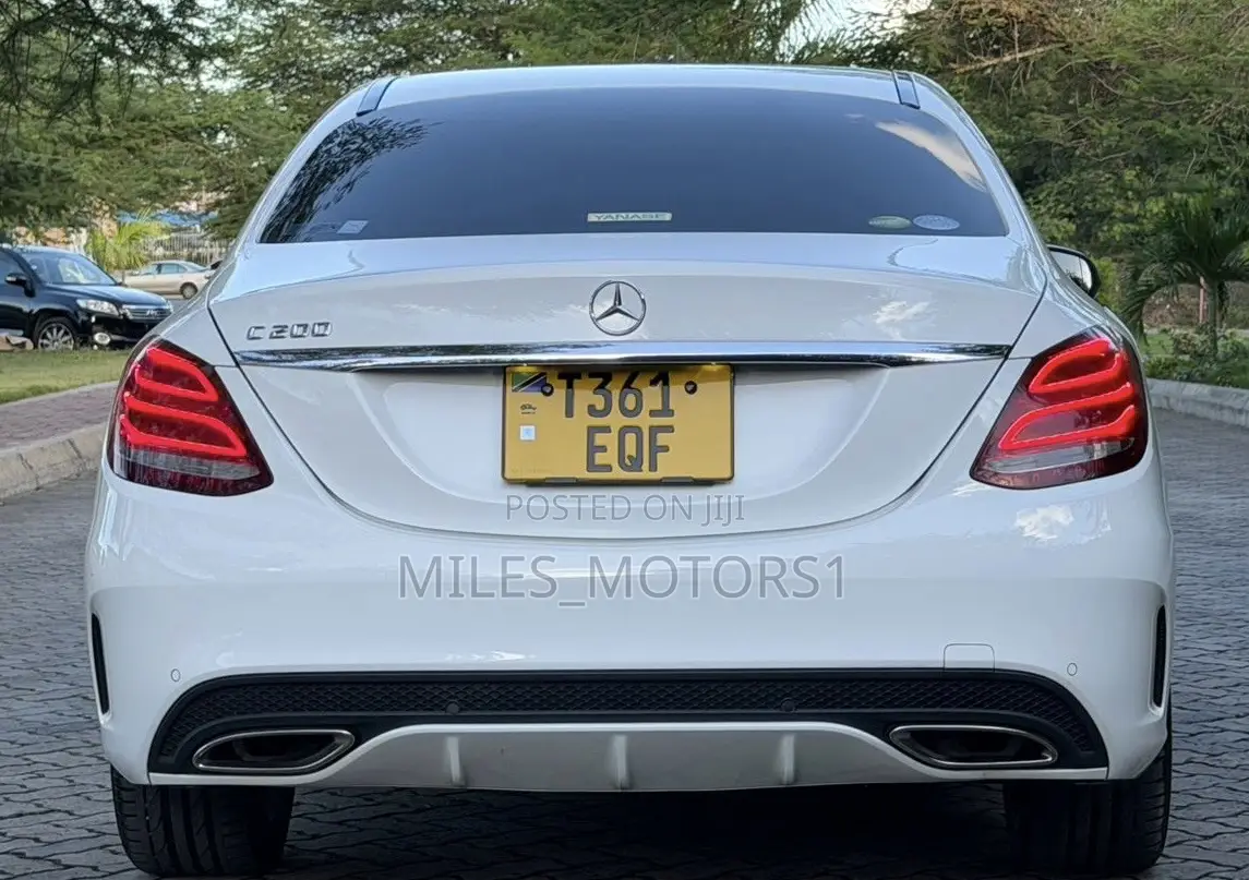 Mercedes-Benz C200 2015 White