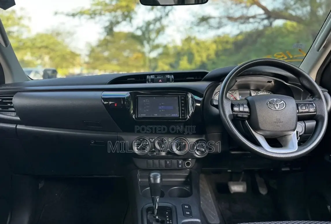 Toyota Hilux 2021 Brown