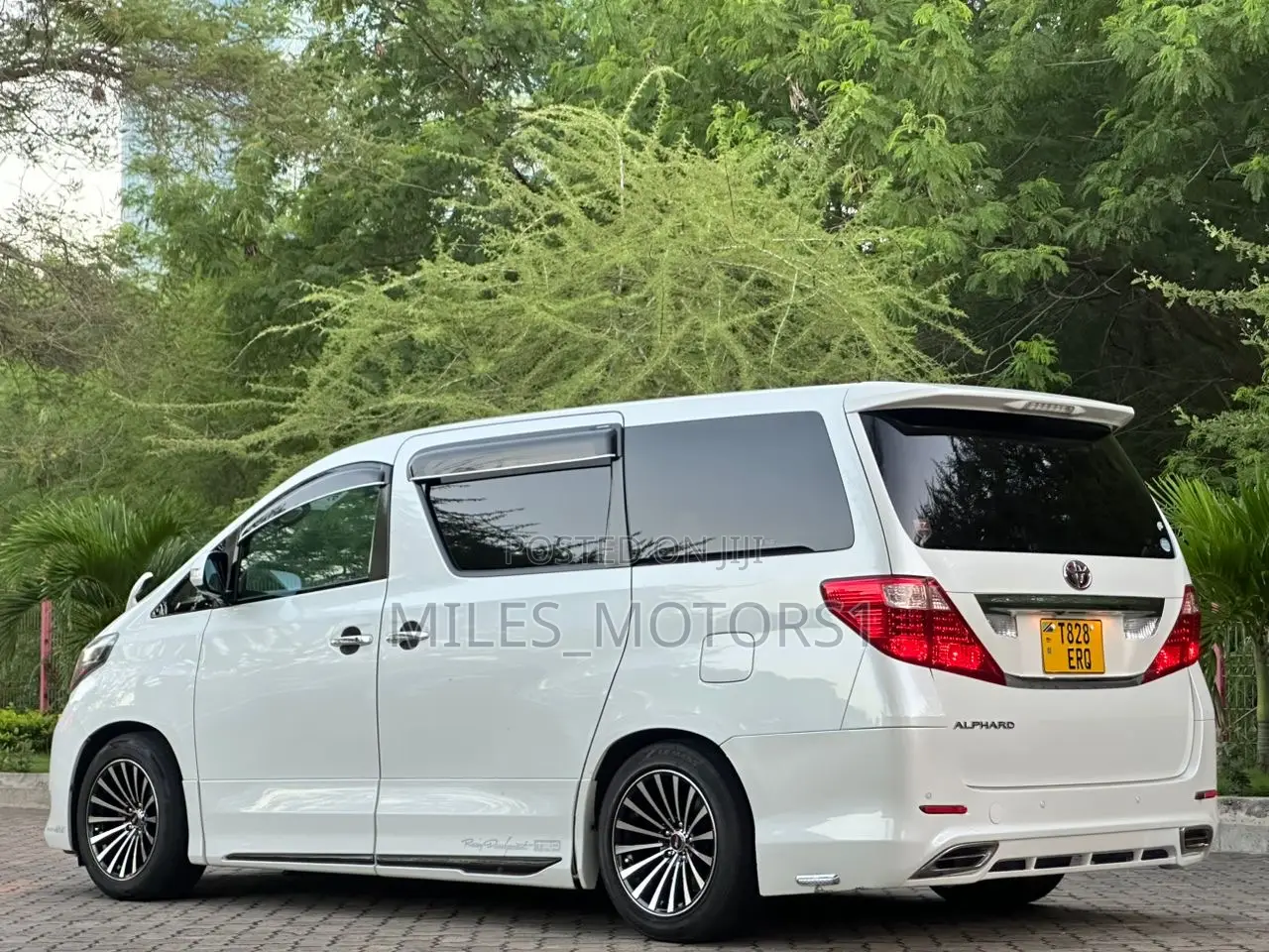 Toyota Alphard 2009 White