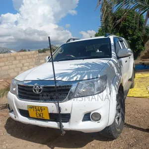 Toyota Hilux 2008 White