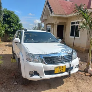 Toyota Hilux 2008 White