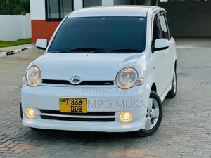 Toyota Sienta 2006 White
