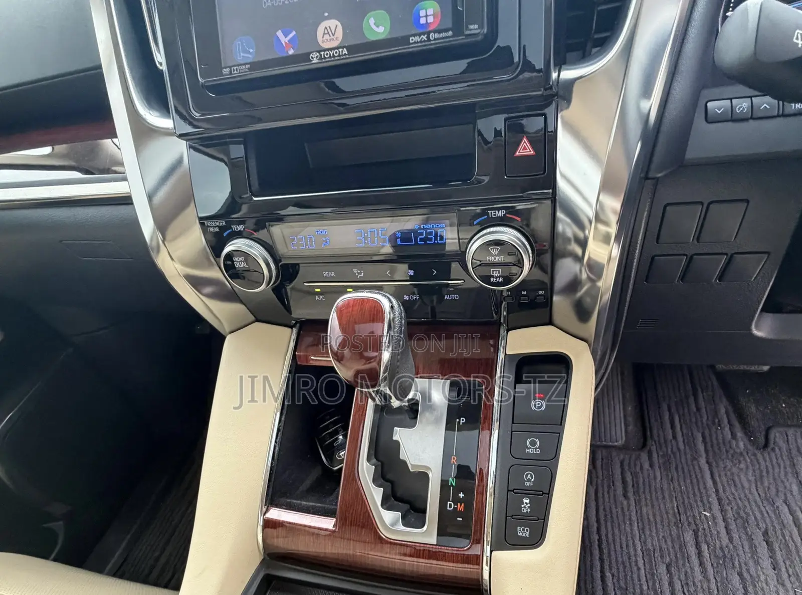 Toyota Alphard 2017 Silver