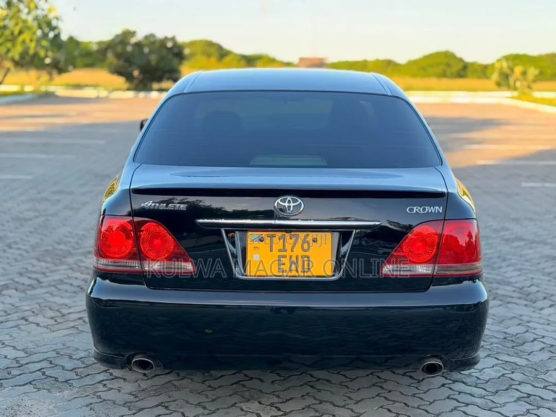 Toyota Crown 2006 Black