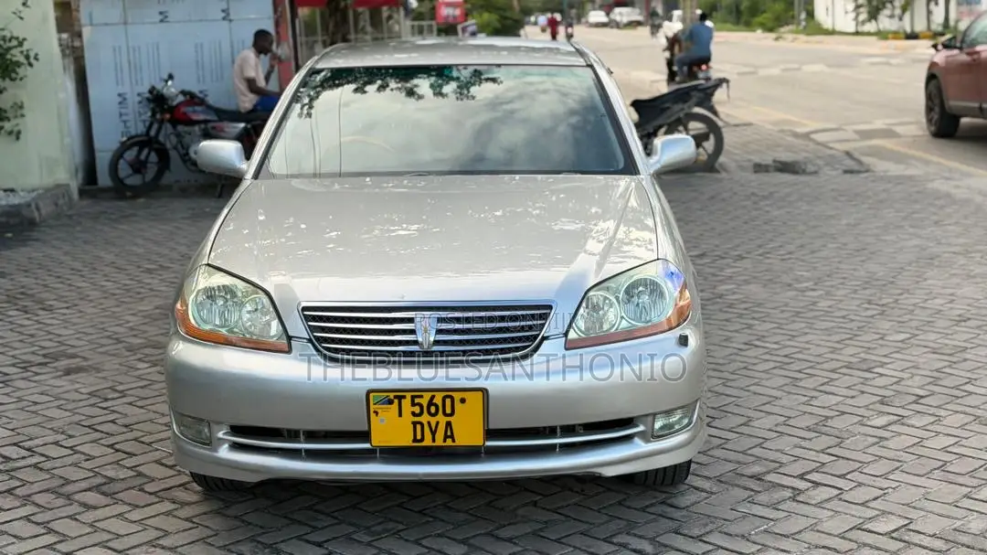 Toyota Mark II 2004 Silver