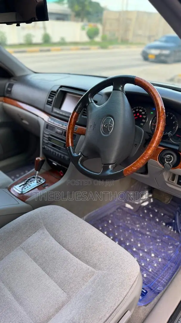 Toyota Mark II 2004 Silver