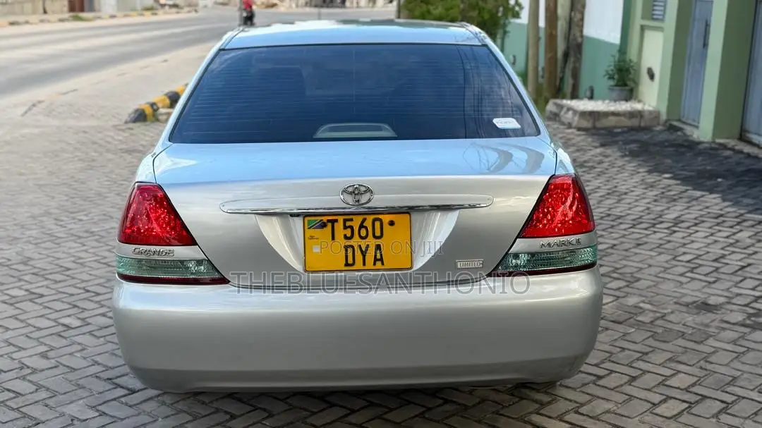 Toyota Mark II 2004 Silver