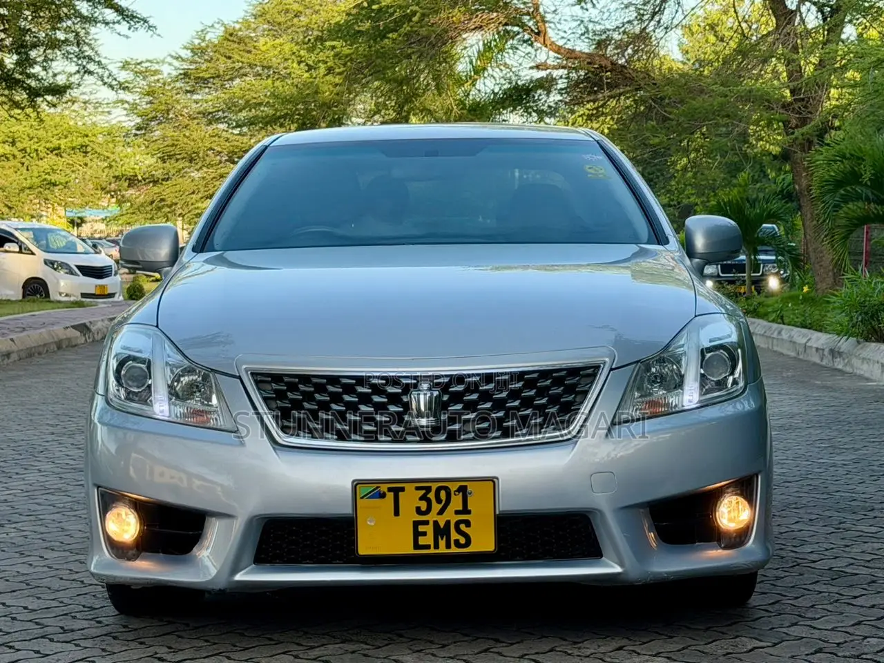 Toyota Crown 2010 Silver