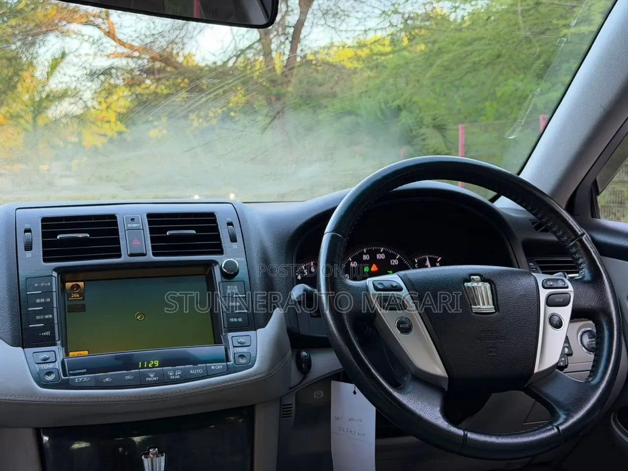 Toyota Crown 2010 Silver