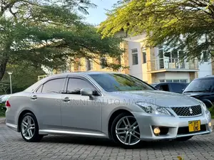 Toyota Crown 2010 Silver