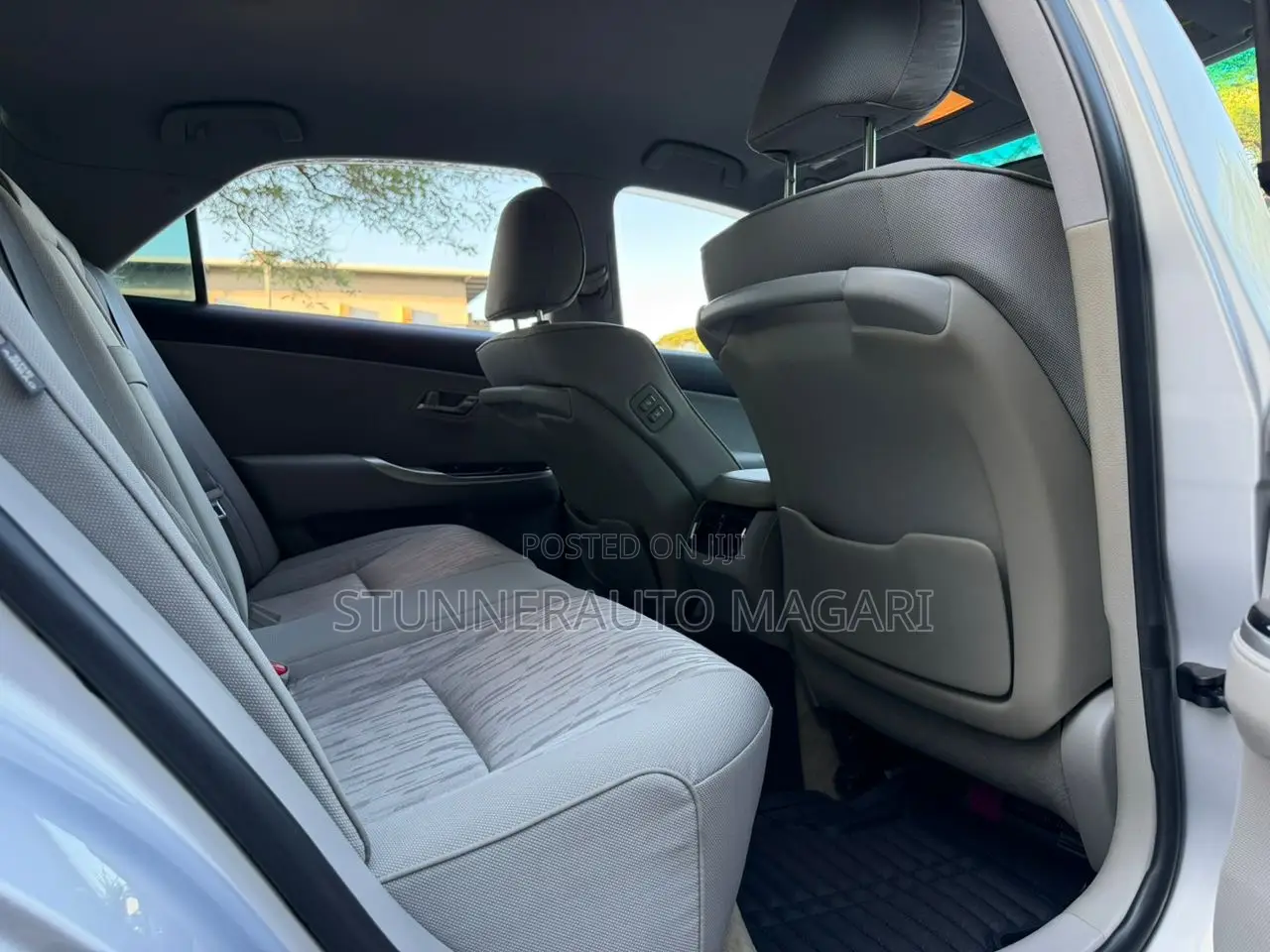 Toyota Crown 2010 Silver
