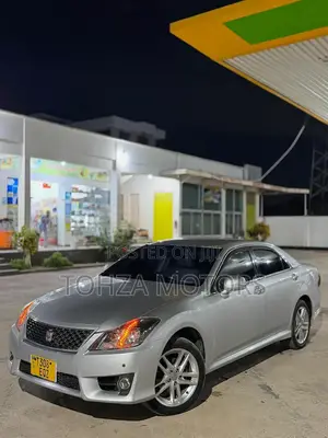 Toyota Crown 2010 Silver