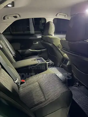 Toyota Crown 2010 Silver