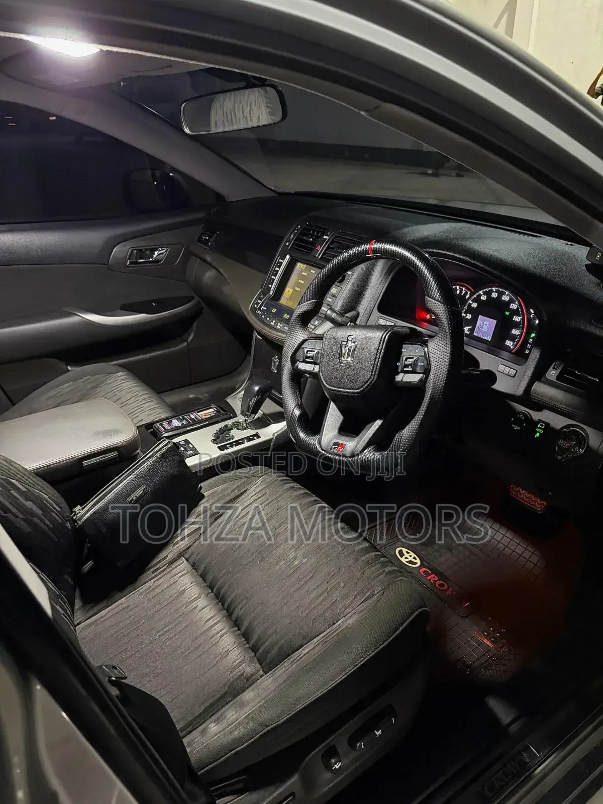 Toyota Crown 2010 Silver