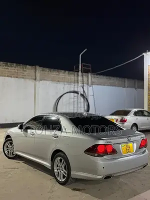 Toyota Crown 2010 Silver