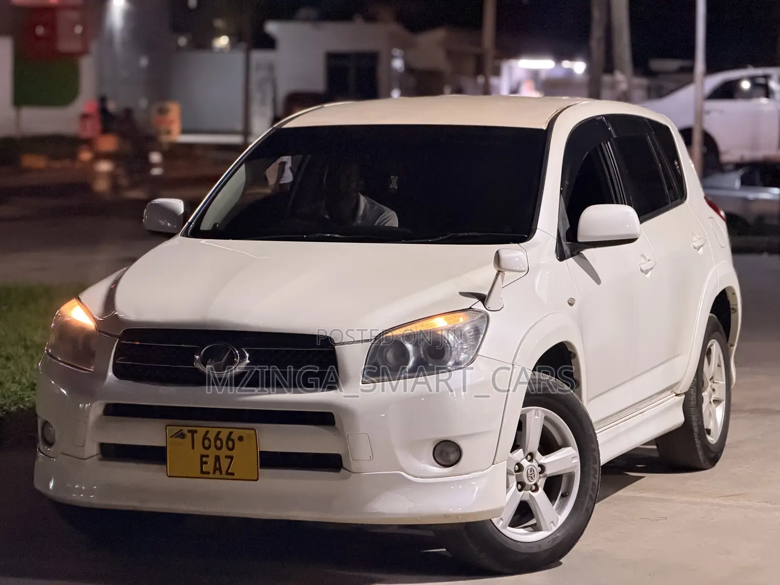 Toyota RAV4 2010 White