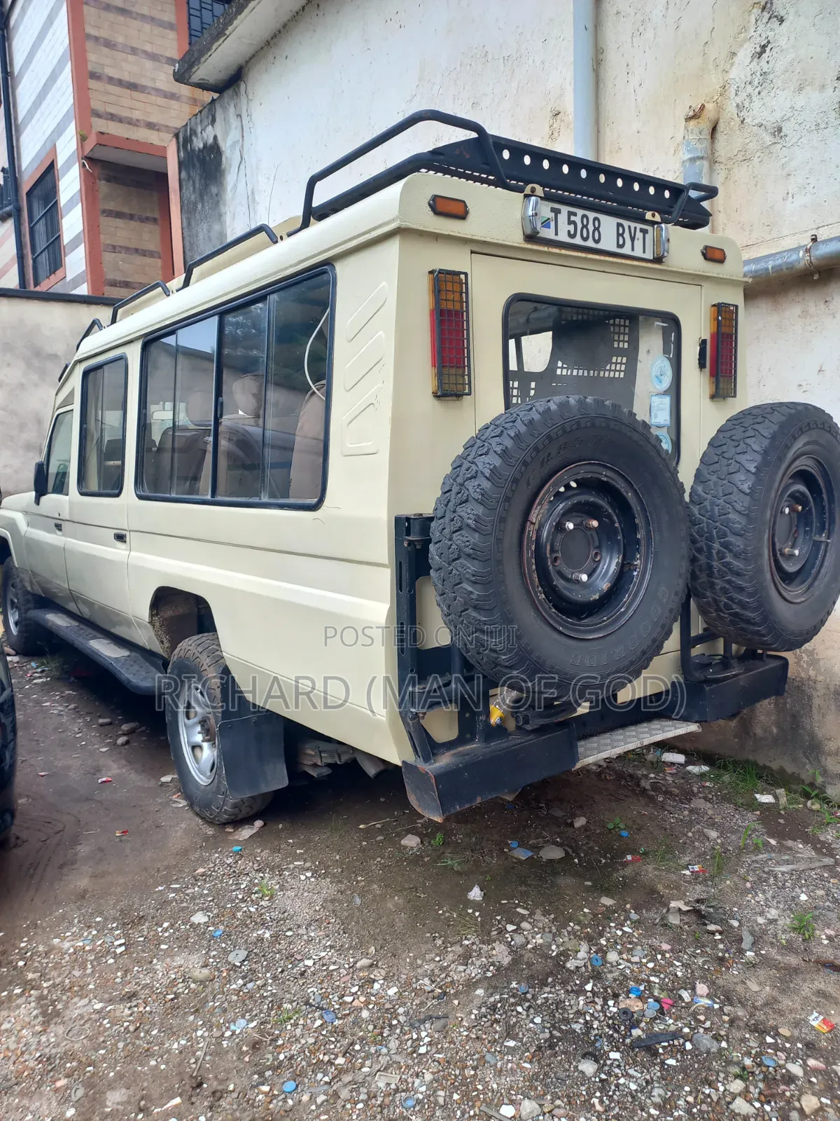 Toyota Land Cruiser 2005 Beige
