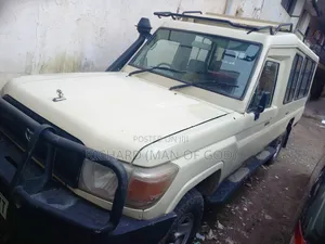 Toyota Land Cruiser 2005 Beige