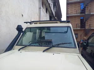 Toyota Land Cruiser 2005 Beige