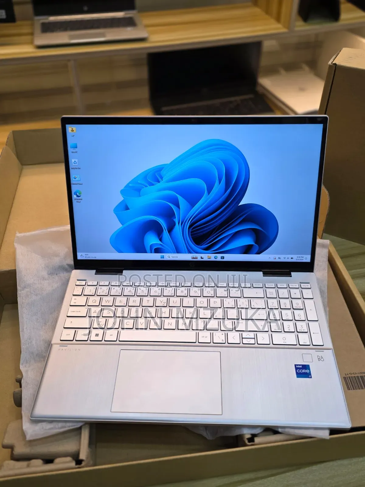 New Laptop HP Pavilion 15-cs3063cl 16GB Intel Core i7 SSD 512GB