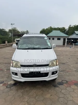 Toyota LiteAce Noah 1999 White
