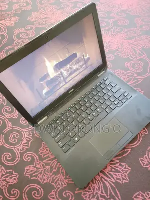 Laptop Dell Latitude E7270 8GB Intel Core i7 SSD 256GB