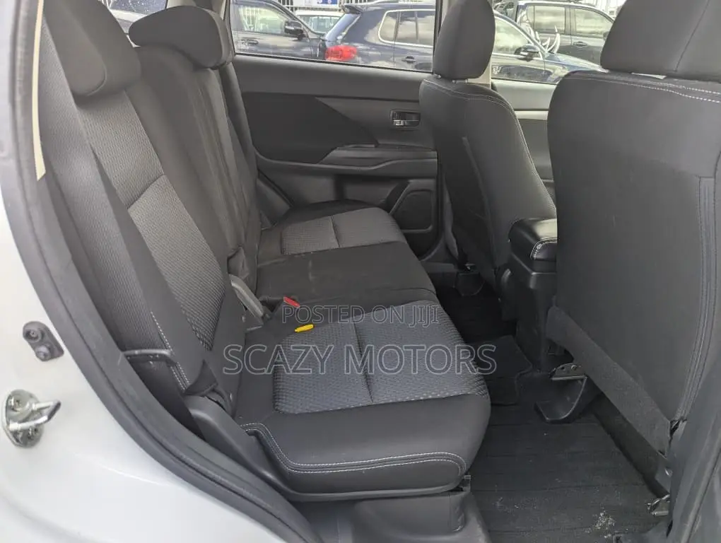 Mitsubishi Outlander 2017 White