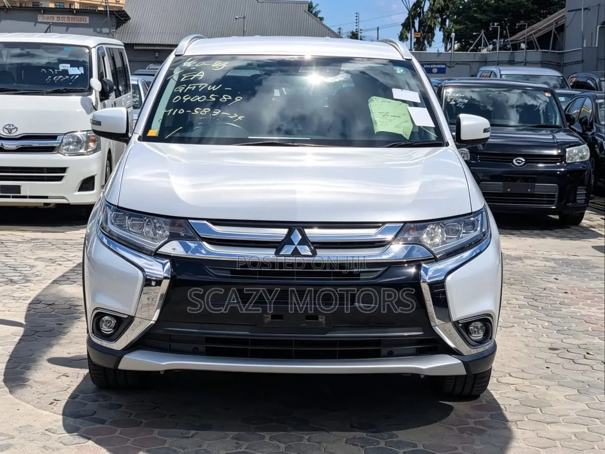 Mitsubishi Outlander 2017 White