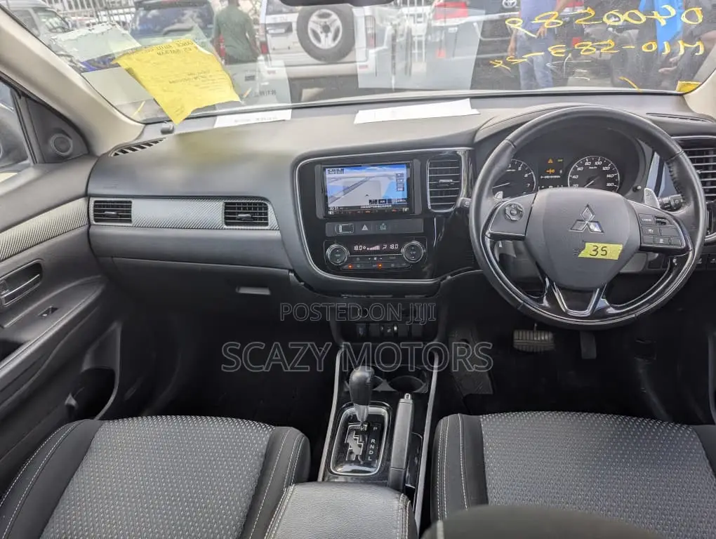 Mitsubishi Outlander 2017 White