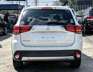 Mitsubishi Outlander 2017 White