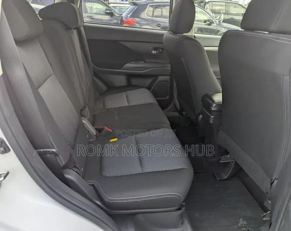 Mitsubishi Outlander 2017 White