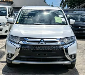 Mitsubishi Outlander 2017 White