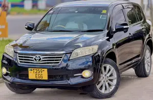 Toyota Vanguard 2012 Black