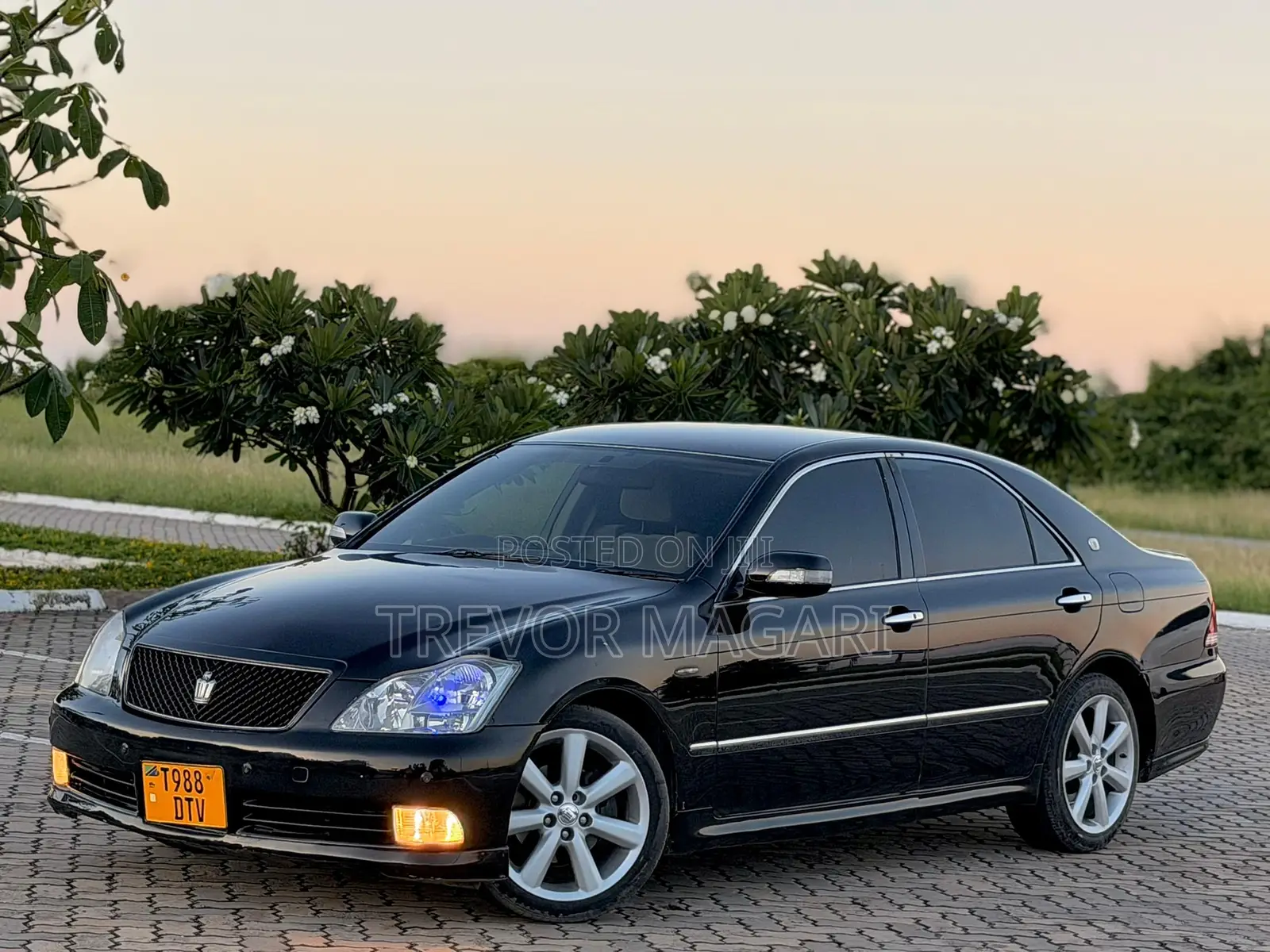Toyota Crown Royale 2005 Black