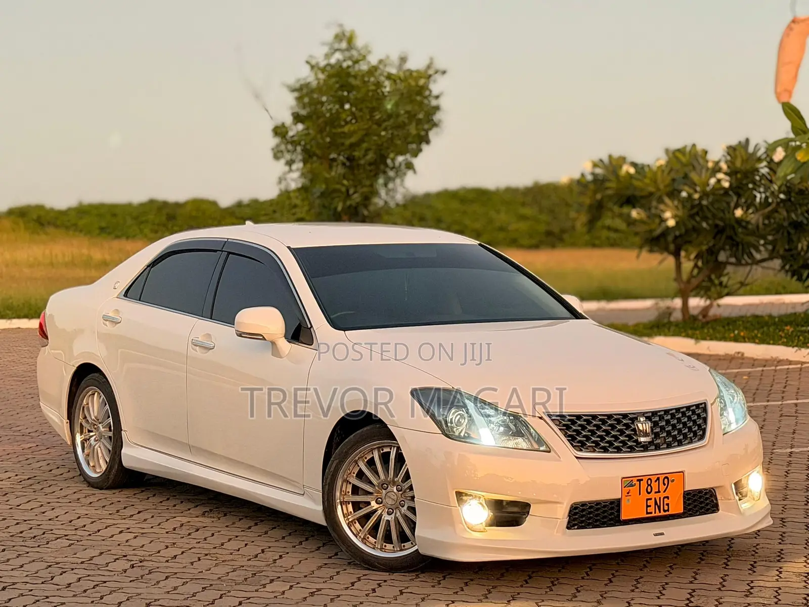 Toyota Crown 2011 White