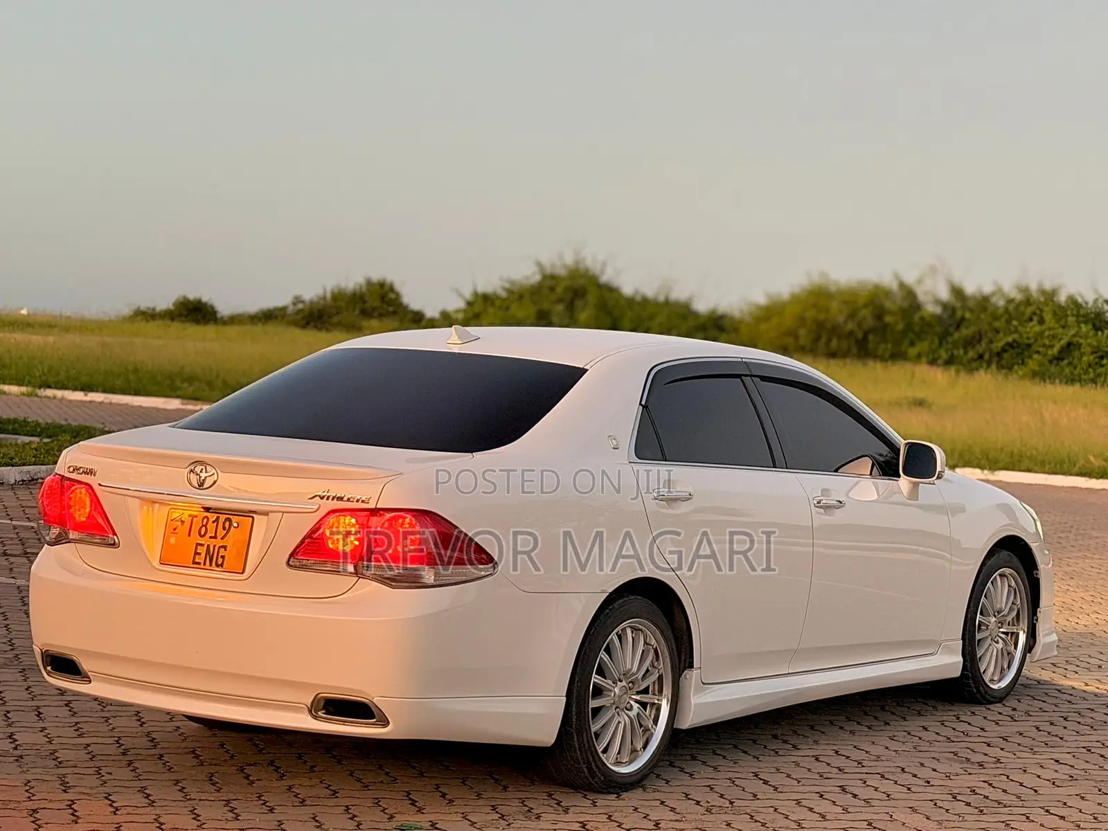Toyota Crown 2011 White